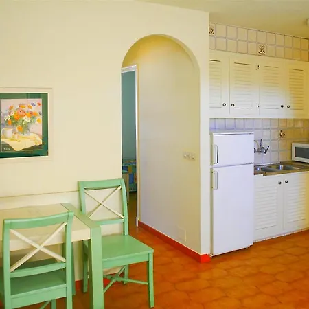 Gardens Apt 2 Dorm *